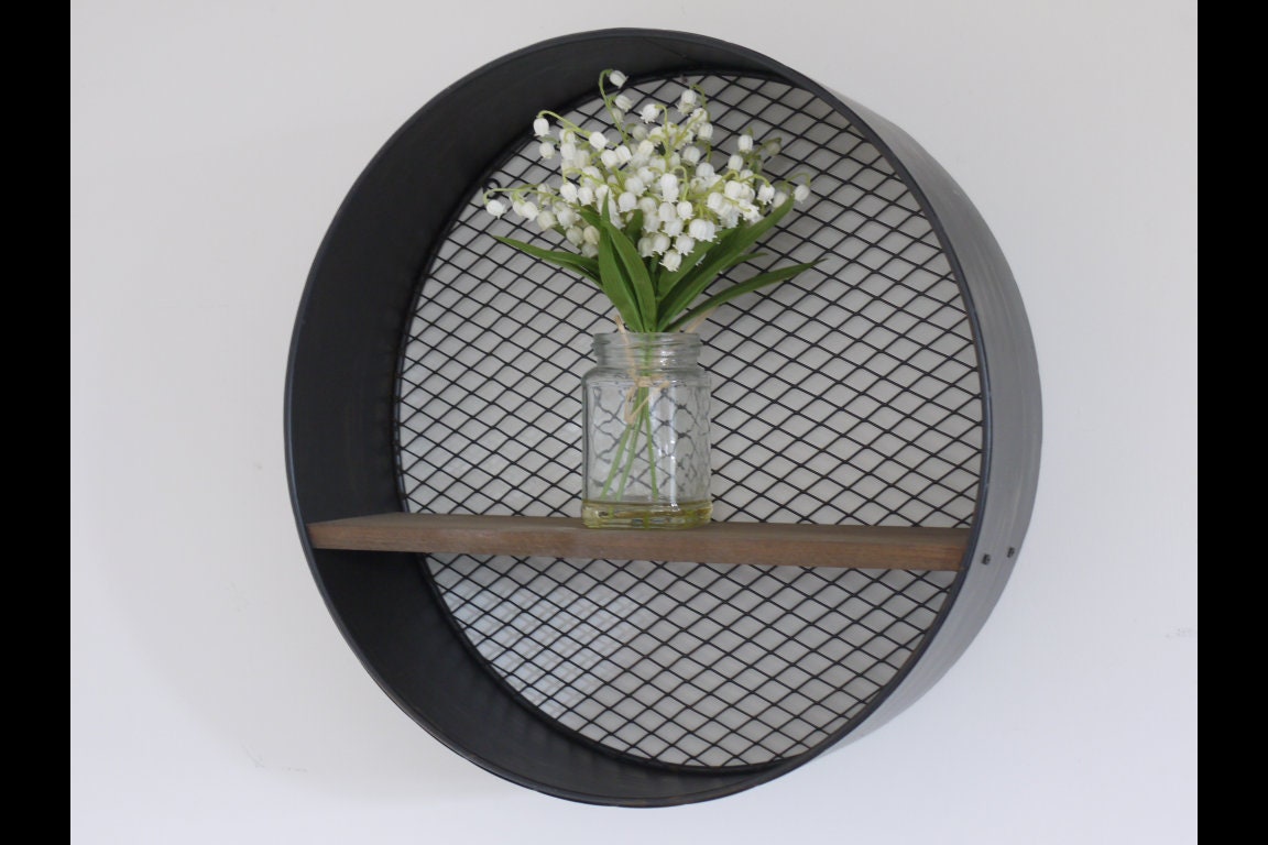 Retro Industrial Metal Wall-Mounted Circular/Round Wooden Shelf with Mesh Back